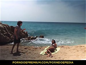 PORNDOE PEDIA sexy ebony honey beach lovemaking tutorial